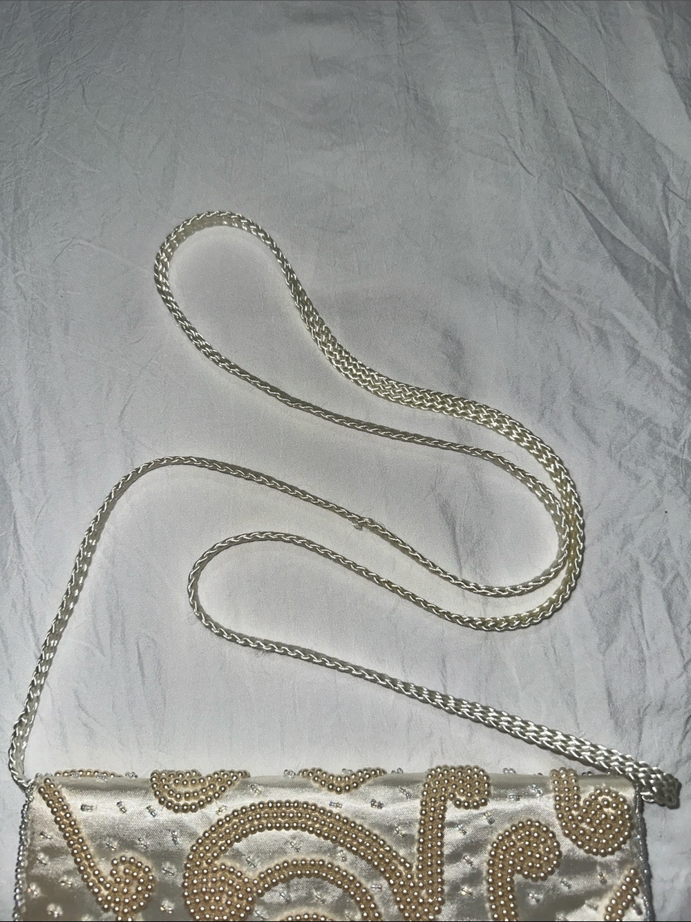 Vintage Y2K La Regale Ivory and Gold Satin Beaded Evening Clutch - Picture 3 of 10